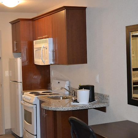 Western Star Inn And Suites Carlyle Extérieur photo