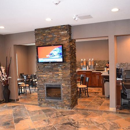 Western Star Inn And Suites Carlyle Extérieur photo