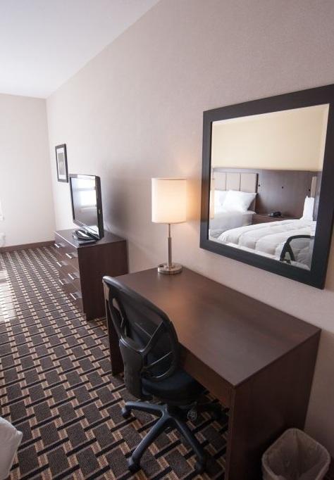 Western Star Inn And Suites Carlyle Extérieur photo
