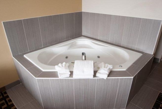 Western Star Inn And Suites Carlyle Extérieur photo